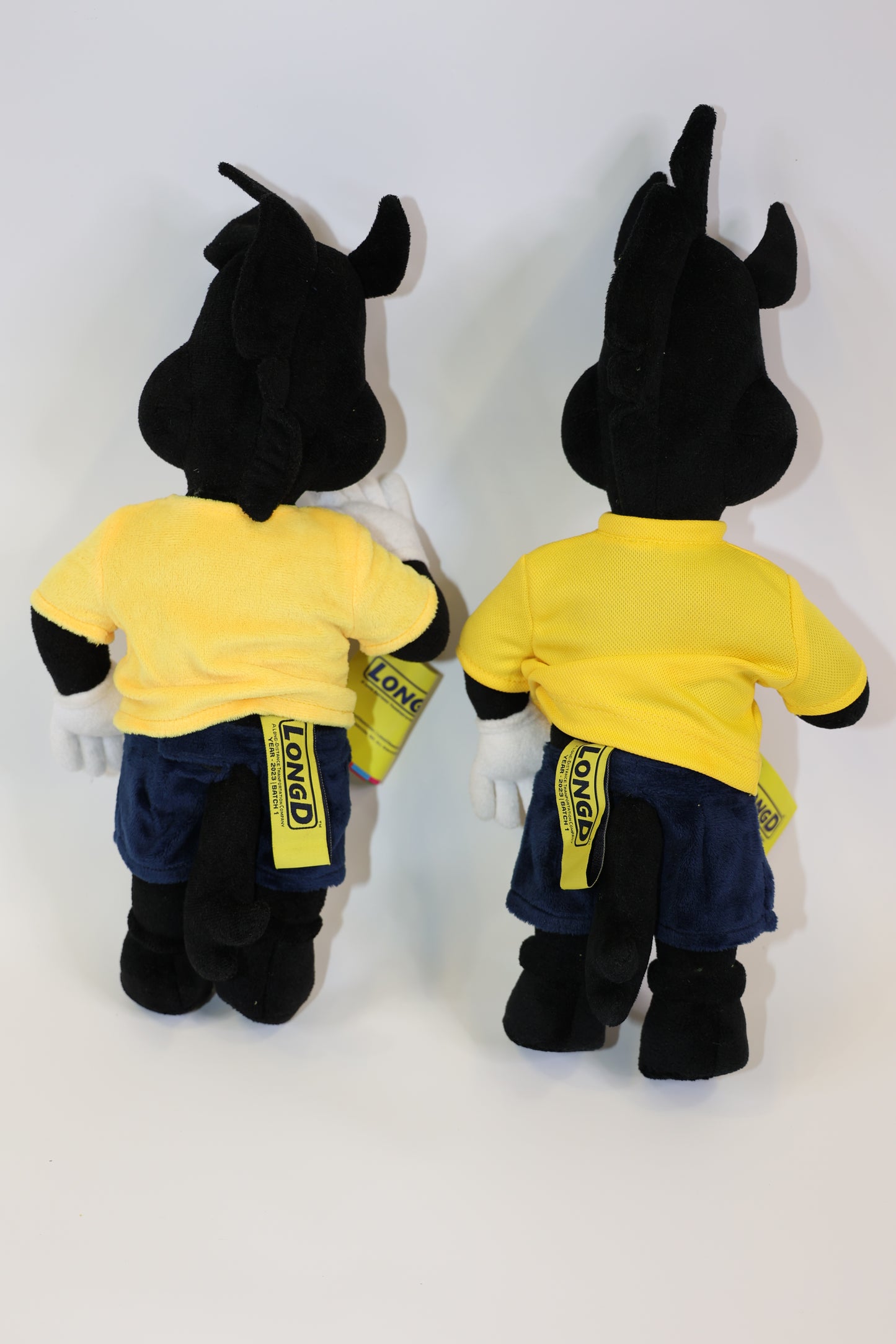 Lonnie III in velour (left) and pique (right)